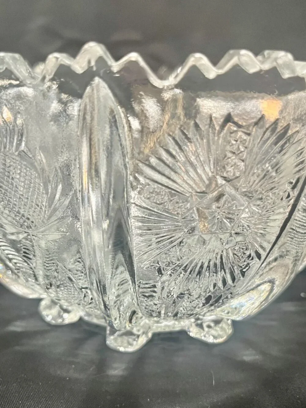 Antique Early American Pressed Glass “Paneled Thistle” (Delta) Pattern Bowl